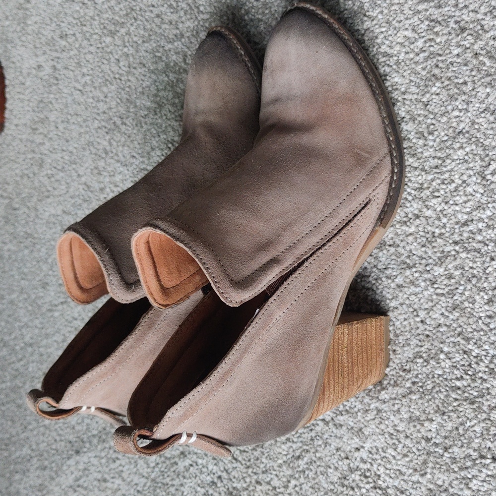 Jeffrey Campbell Berman Suede Distressed Ankle Boots Booties size 9.5